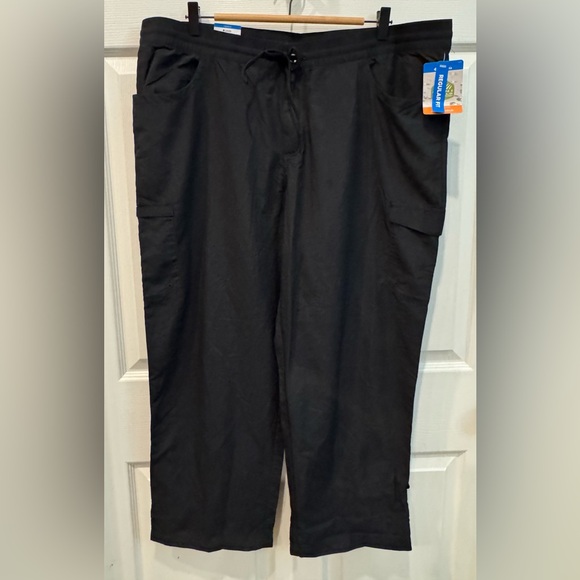 Columbia Pants - Columbia Straight Leg Regular Fit Women's Cargo Pant Size 2XL Black